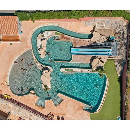 Des Alberes Holiday home *